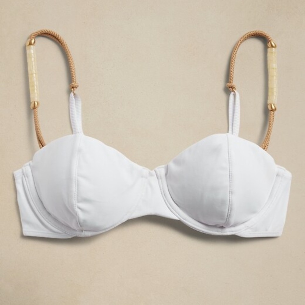 BROOKE MEL BIKINI TOP BY VIX SWIM
BANANA REPUBLIC 
Elegant White BIKINI TOP